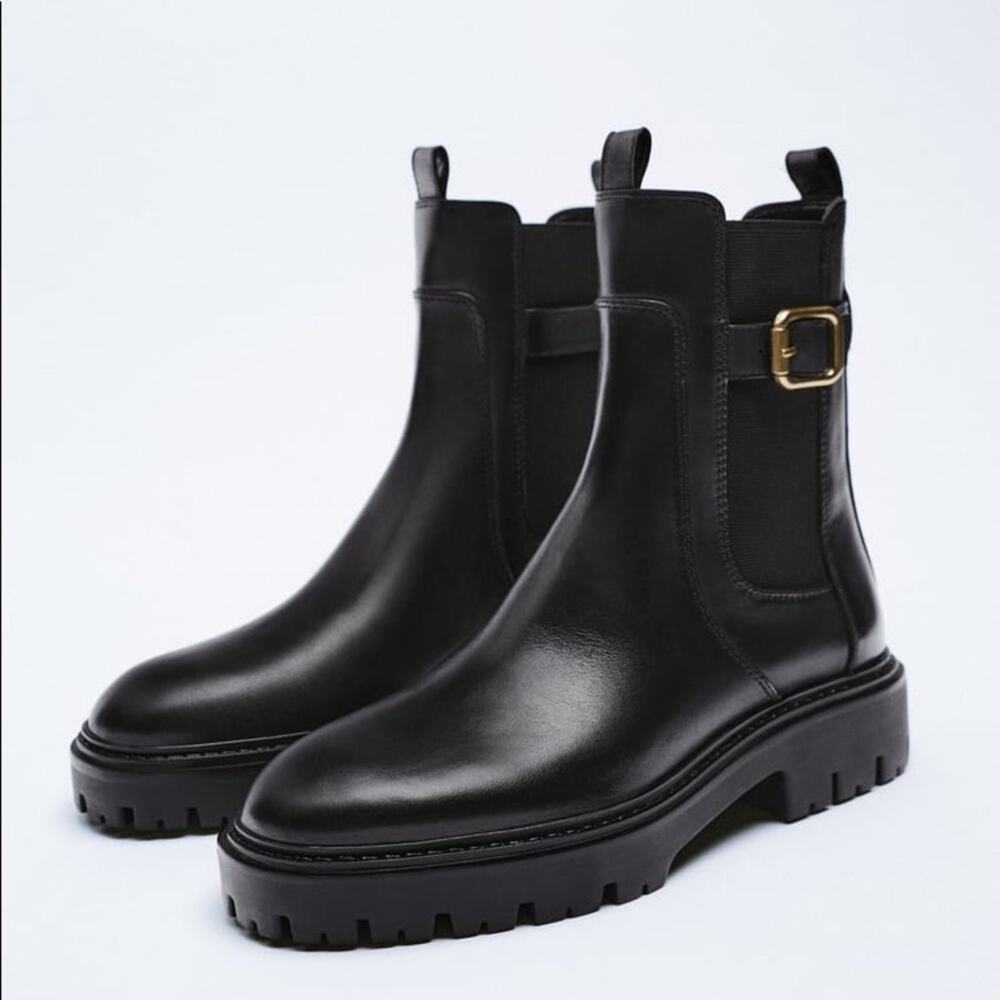 ZARA LEATHER ANKLE BOOTS WITH BUCKLE
BLACK